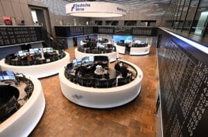 Wall Street fecha em alta e com novos recordes do S&P 500 e o Dow Jones