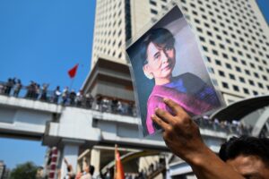 Principal partido pró-militar de Mianmar ganha assento que foi ocupado por Aung San Suu Kyi