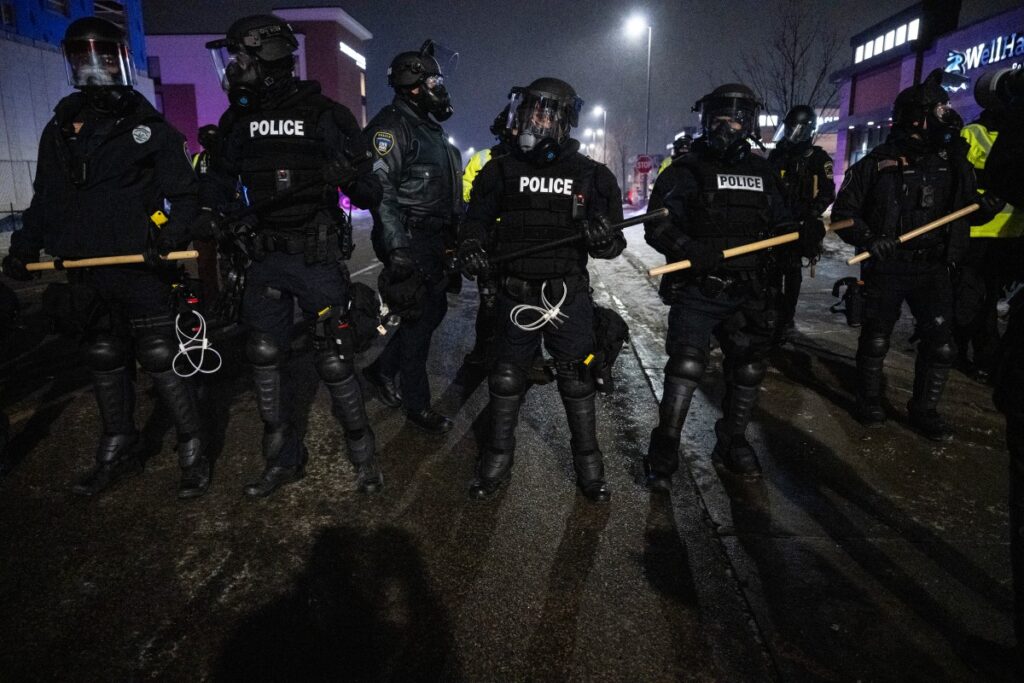 Juiz proíbe que governo Trump deporte menino de 5 anos e seu pai detidos em Minnesota