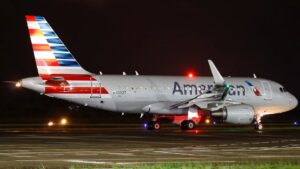 American Airlines decepciona em lucro, confirma receita e destaca impacto de shutdown no 4º tri