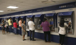 Bancos voltam a funcionar normalmente nesta sexta-feira