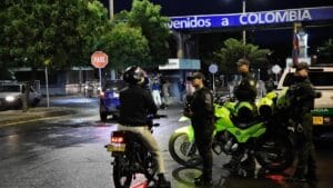Jornalistas do mundo todo lotam a já movimentada fronteira Colômbia-Venezuela
