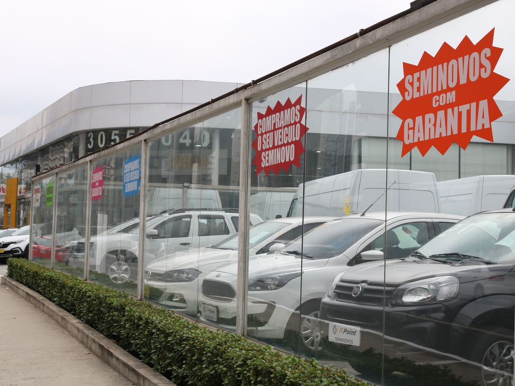 Vendas de automóveis e comerciais leves crescem 2,58% em 2025