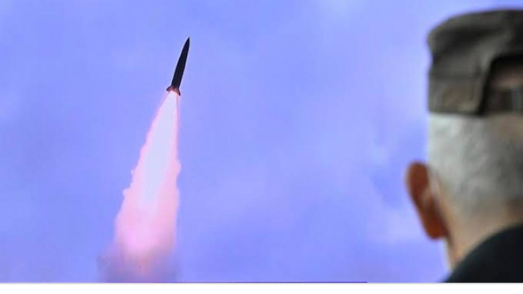 Coreia do Norte dispara míssil balístico na direção do Mar do Japão