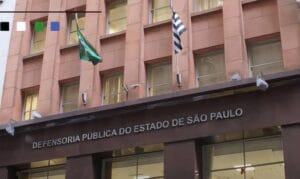 Defensoria de SP admite erro em dados de pagamentos e culpa base preenchida à mão