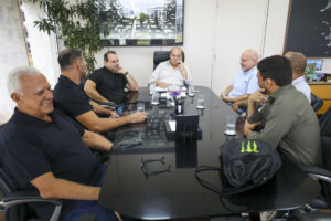 Ibaneis Rocha recebe atletas do LFA e apoia evento de MMA em Brasília