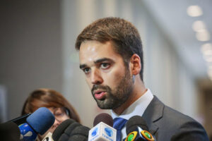 Escolha do candidato do PSD será a partir de viabilidade entre o eleitorado, diz Eduardo Leite