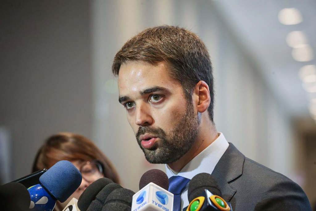 Escolha do candidato do PSD será a partir de viabilidade entre o eleitorado, diz Eduardo Leite