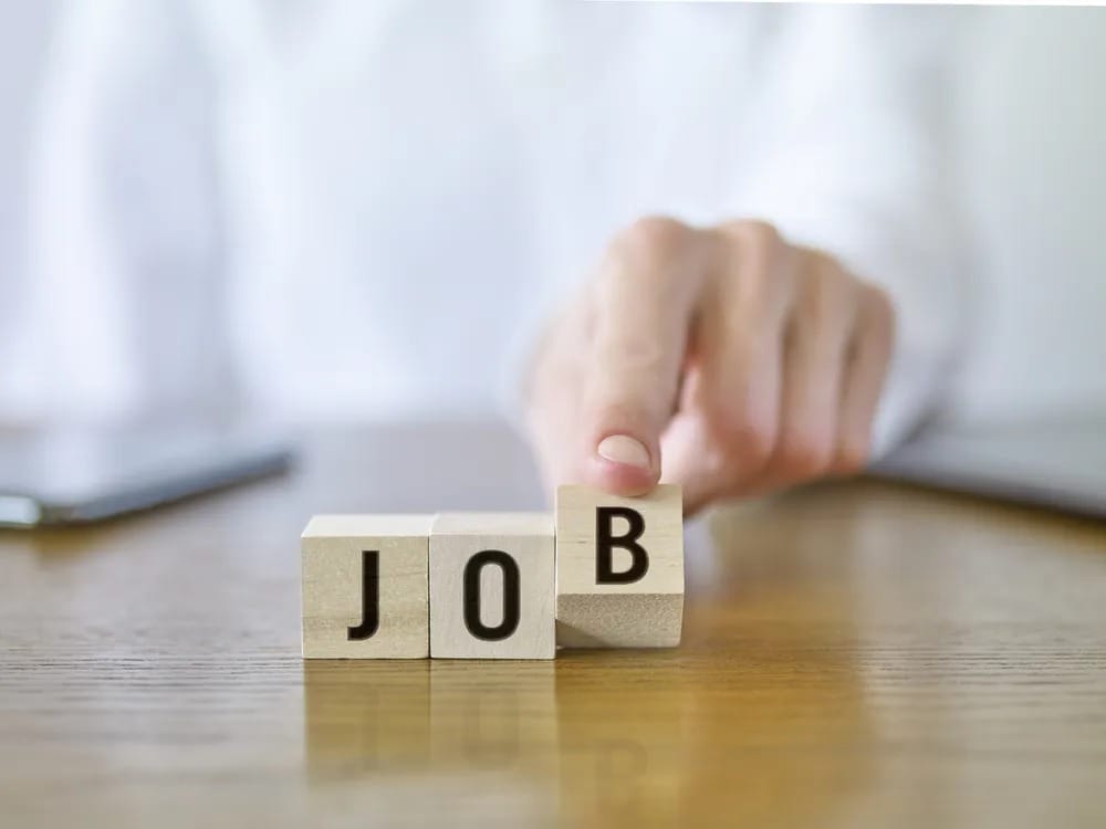 Abertura de postos de trabalho nos EUA cai a 7,146 milhões em novembro, aponta Jolts