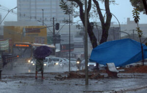 Fortes chuvas no DF registram 40% da média de janeiro em uma hora