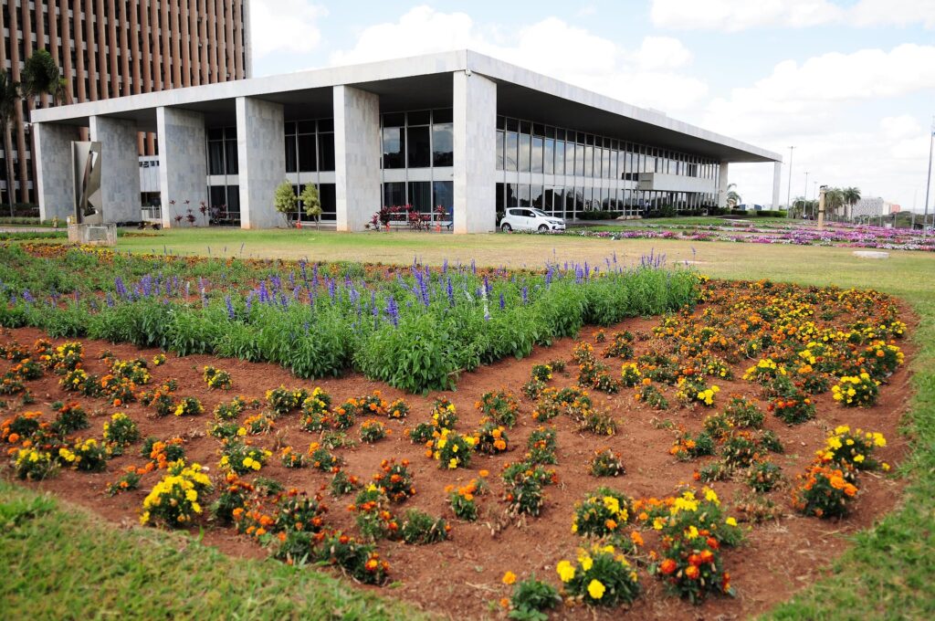 DF divulga manual sobre condutas proibidas de agentes públicos em período eleitoral