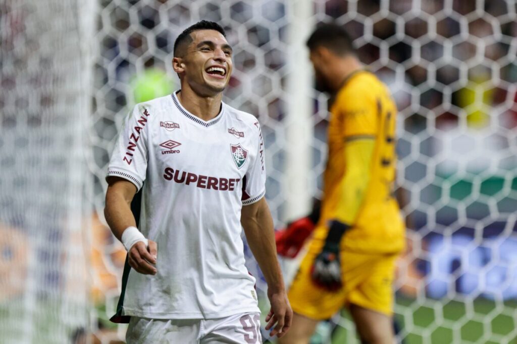 Alvo do Boca, Kevin Serna renova com o Fluminense até 2028