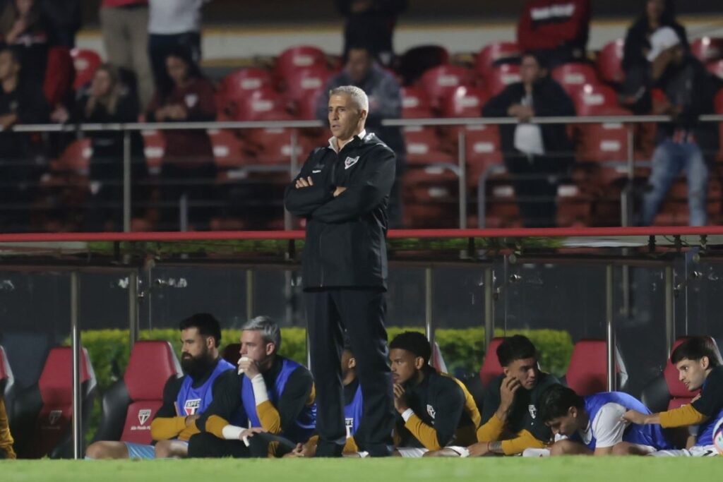 Entenda o critério que mantém o São Paulo fora da zona de rebaixamento - destaque galeria