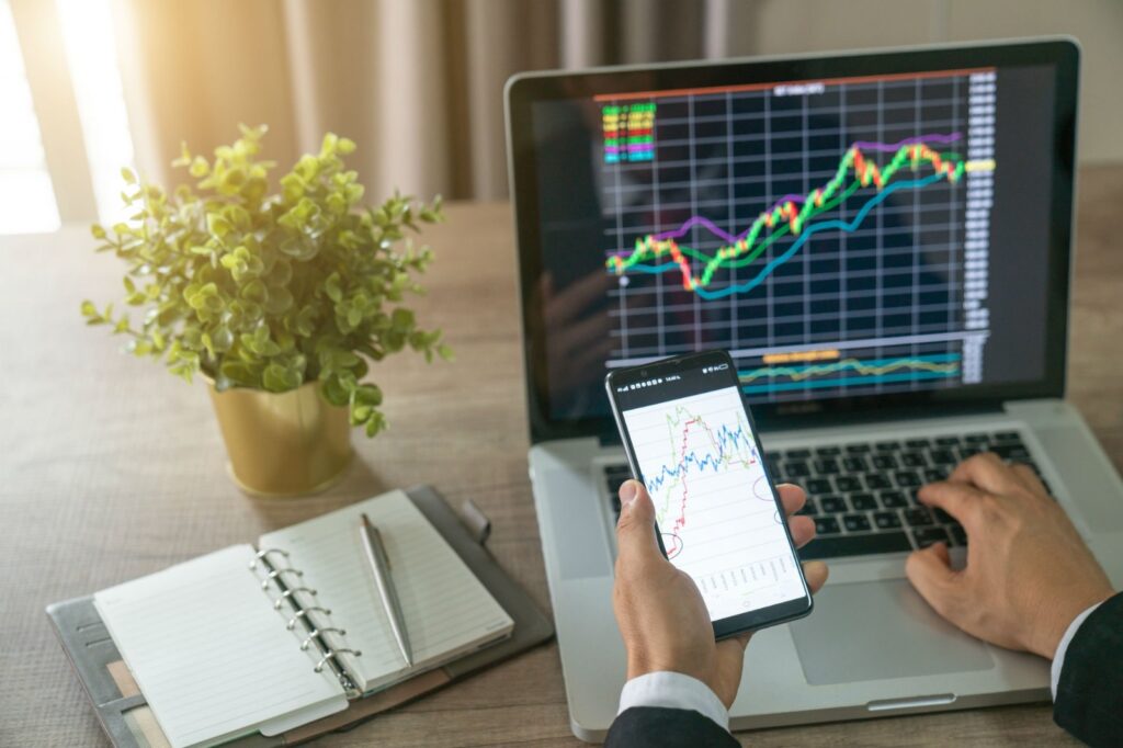 Bolsas da Ásia fecham mistas após Trump e dados da China; Kospi supera 4.900 pontos