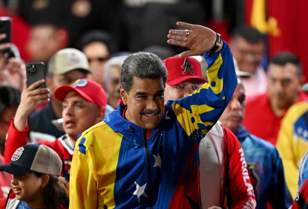 Venezuelanos aguardam libertação de mais presos políticos; Maduro diz estar ‘bem’