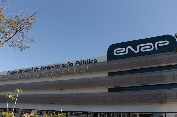 Plataforma pública amplia acesso à capacitação e se aproxima de mil cursos gratuitos