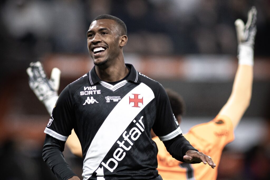 Rayan chega a acordo com Bournemouth e está próximo de deixar o Vasco - destaque galeria