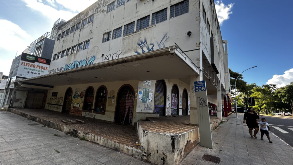 Abandono em áreas centrais do DF expõe moradores a riscos e reforça sensação de insegurança