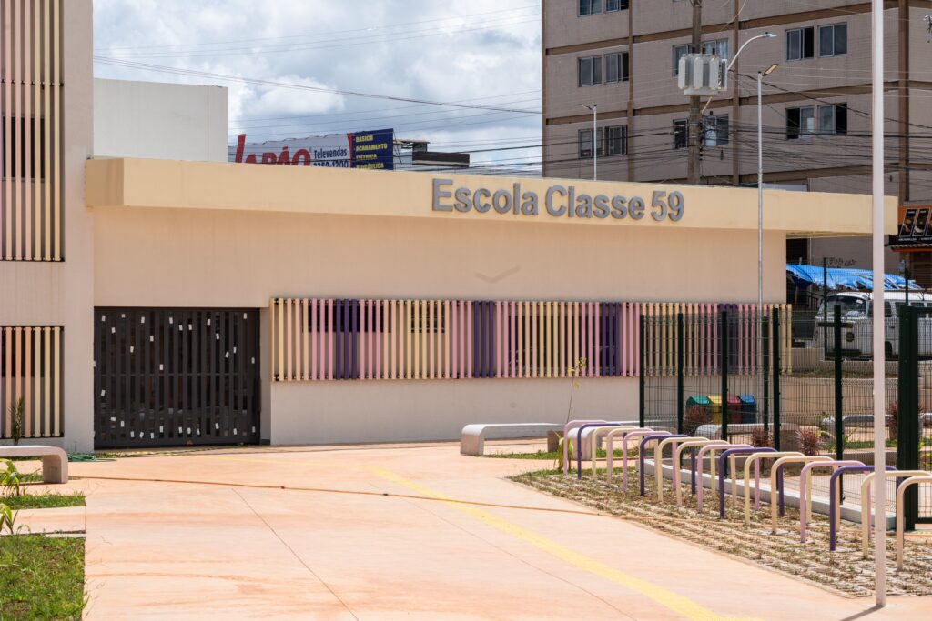 Escola Classe 59, em Ceilândia, inicia ano letivo em novo prédio