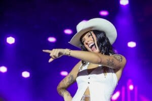 Ana Castela e outros artistas atraem multidão na Esplanada