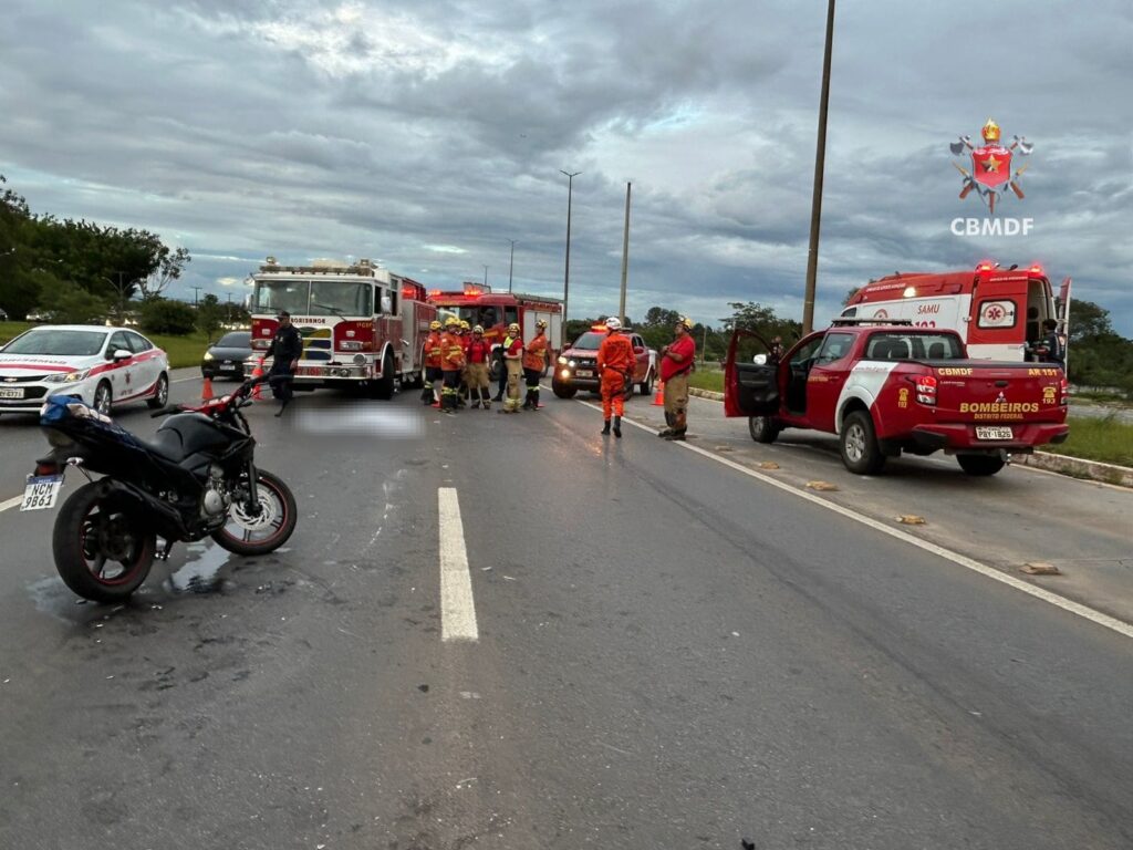 Colisão entre motocicletas deixa uma vítima fatal na EPIA, em frente ao Catetinho