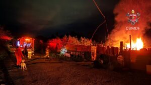 Incêndio atinge casebre e mobiliza cinco viaturas dos bombeiros no Núcleo Bandeirante