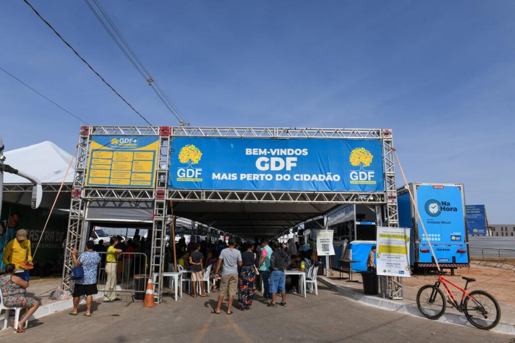 Mais de 6 mil pessoas participam de serviços gratuitos no GDF Mais Perto do Cidadão em Recanto das Emas