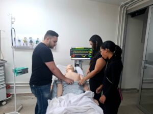 Simulação no Hospital de Santa Maria treina equipes para emergências de diabetes