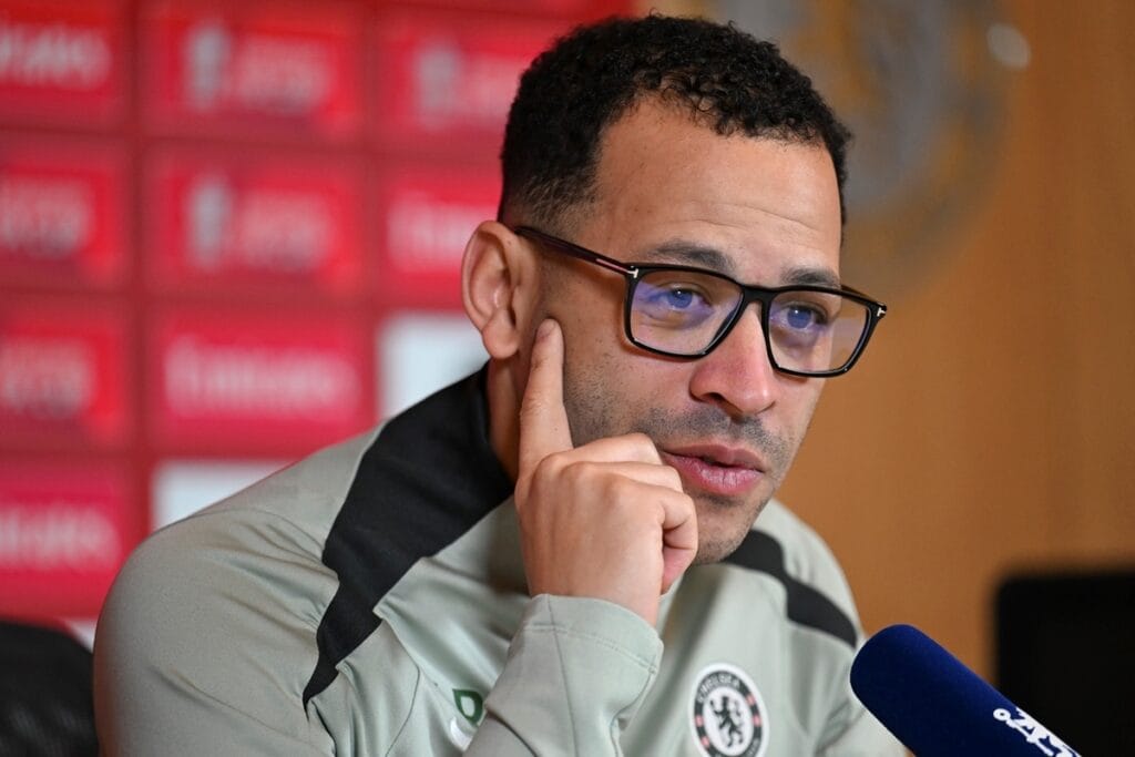 Liam Rosenior Treinador do Chelsea