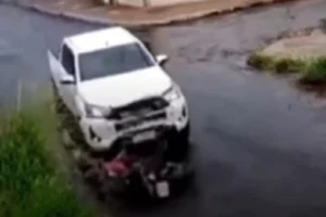 Motociclista morre após ser arremessado durante acidente com caminhonete em Rio Verde