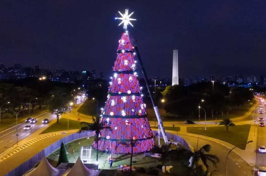 Ibirapuera apaga maior árvore de Natal de São Paulo antes do Dia de Reis