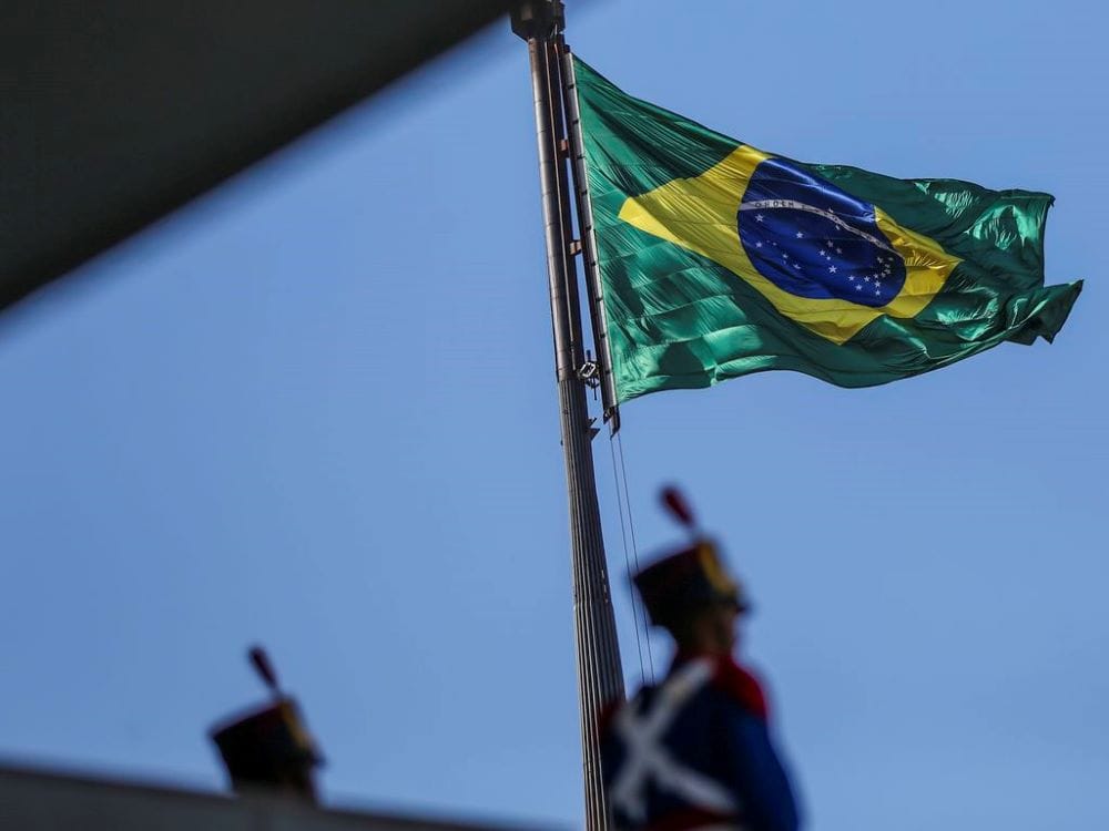 PMI de Serviços do Brasil sobe a 53,7 pontos em dezembro ante 50,1 em novembro