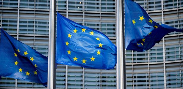 UE apoia projeto francês de proibir redes sociais para menores de 15 anos