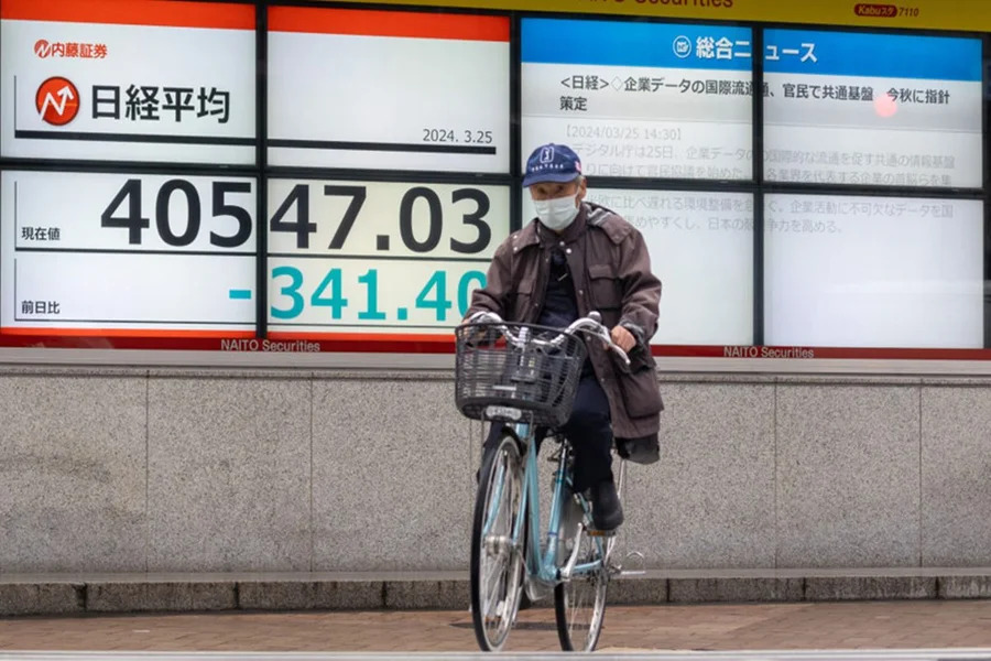 Bolsas da Ásia fecham em queda com geoeconomia e risco fiscal adiciona pressão a Tóquio