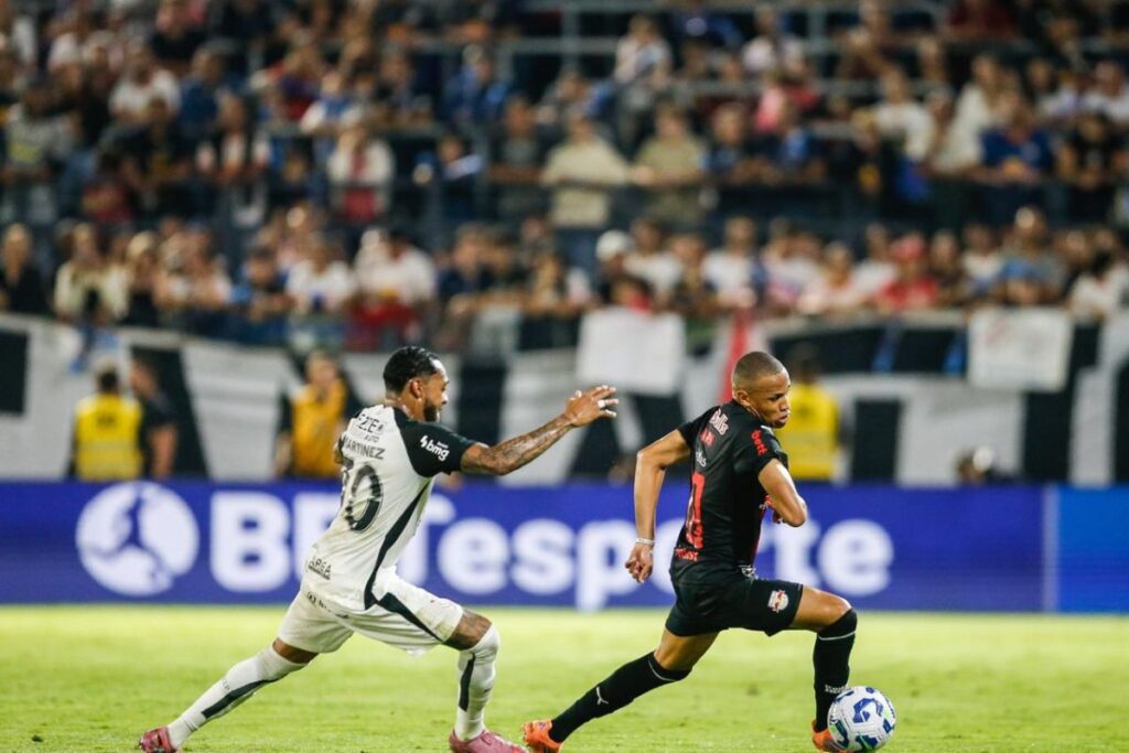 Imagem colorida da partida entre Bragantino x Corinthians