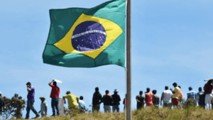 Fronteira entre Brasil e Venezuela vive clima de espera cautelosa