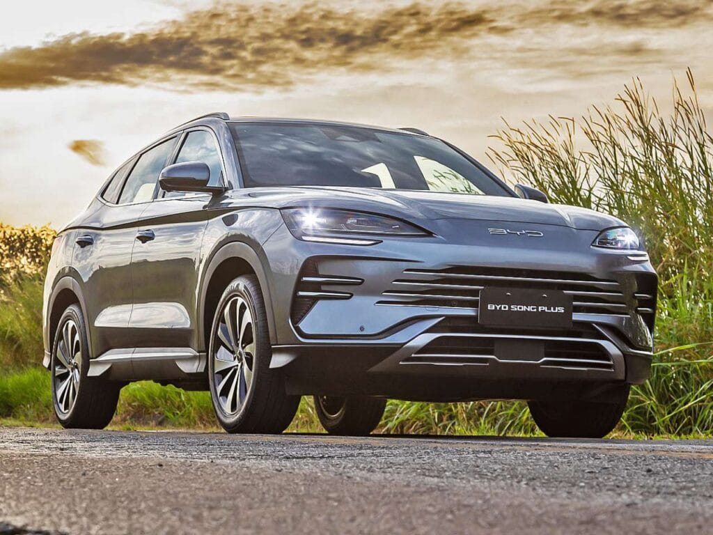 Gigante chinesa BYD bate recorde de vendas anuais de carros elétricos em 2025