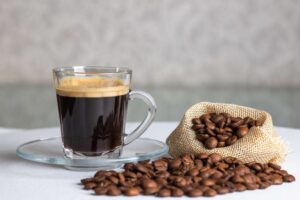 Exportação de café cai em 2025, mas alta no preço leva a arrecadação recorde, diz Cecafe