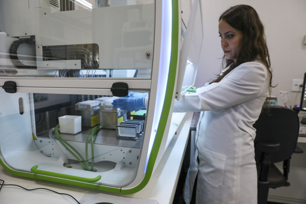 DF registra alta no número de exames do Teste do Pezinho em 2025