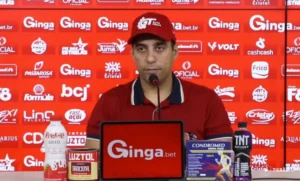 Hugo Jorge Bravo destaca aprendizado em viagem à Europa e avalia início perfeito do Vila Nova no Goianão