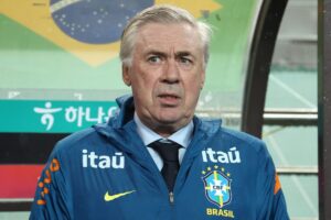 Carlo Ancelotti acompanhará Flamengo x Corinthians no Mané Garrincha