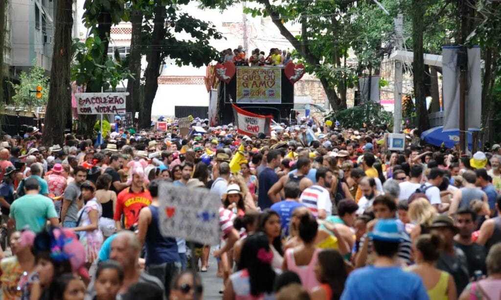 Carnaval não oficial abre pré-folia neste domingo no Rio