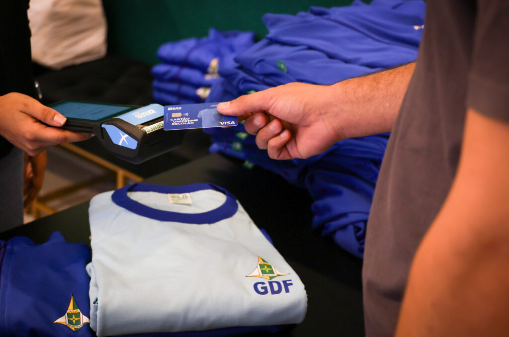 Crédito do Cartão Uniforme Escolar para 2026 disponível no DF