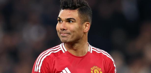 Casemiro anuncia saída do Manchester United ao fim da temporada