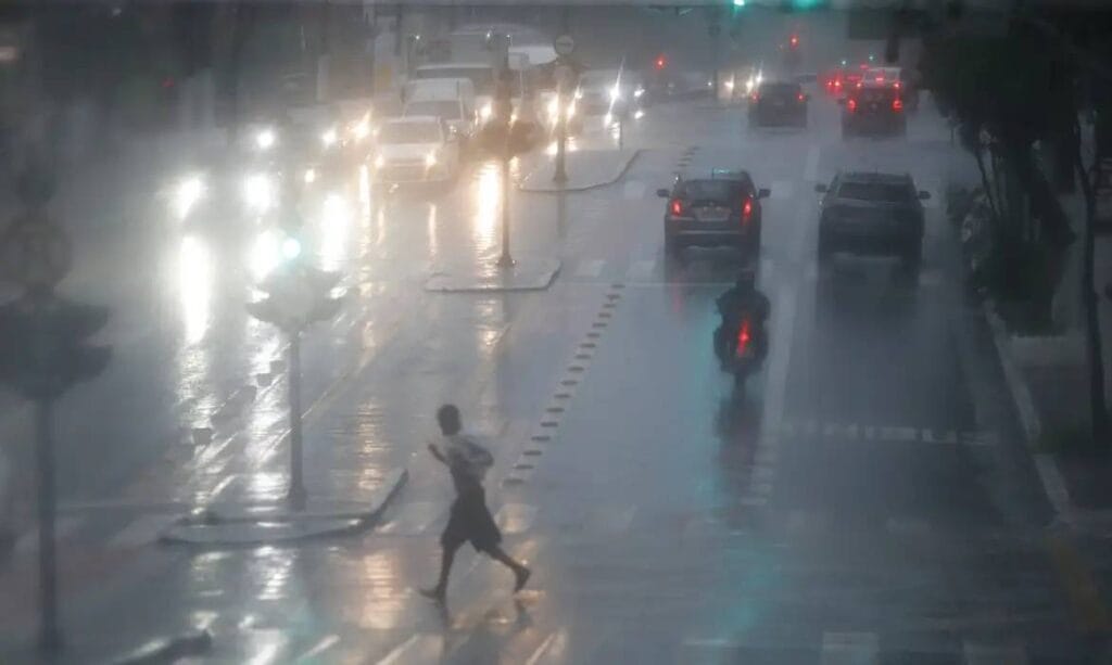 Avanço de frente fria deve trazer mais chuva para SP nesta sexta-feira (2)