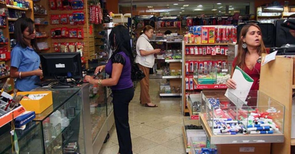 Vendas no varejo sobem 1% em novembro ante o mês anterior, revela IBGE