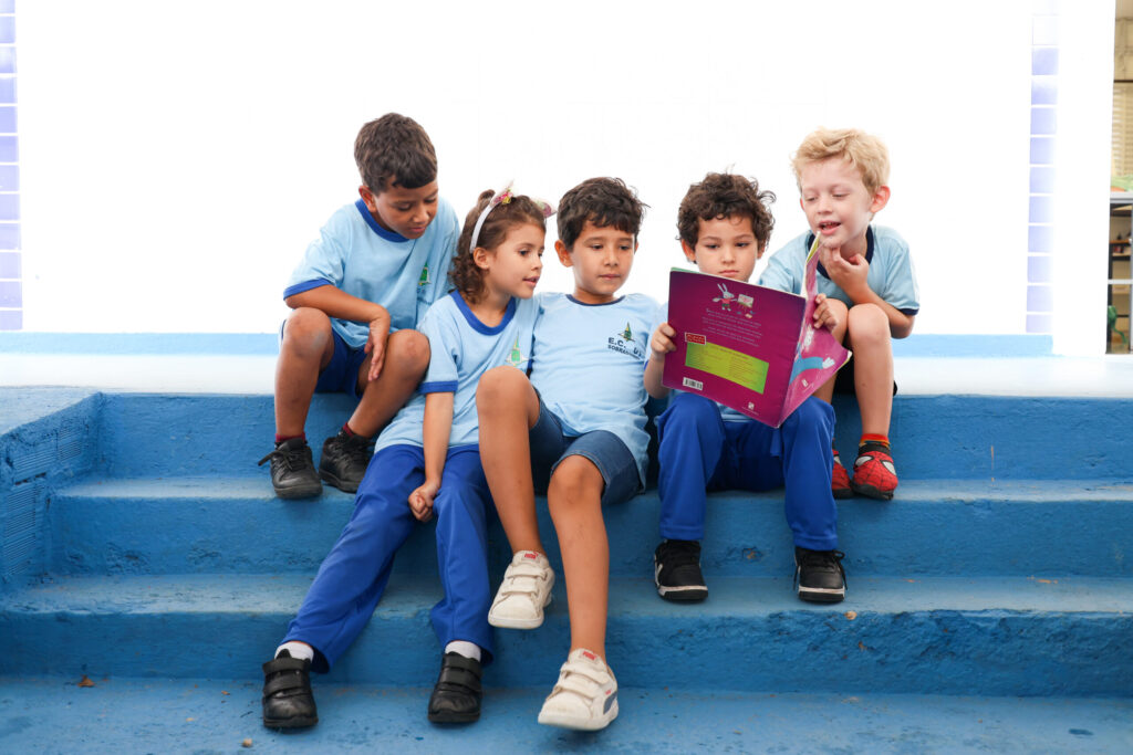 Matrículas para vagas remanescentes em escolas públicas abrem nesta quarta