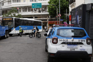 Polícia do Rio liberta quatro reféns e chefe do tráfico em comunidade de Niterói é morto