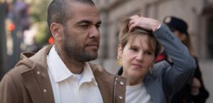 Justiça condena ex-mulher a prestar contas de dez anos a Daniel Alves