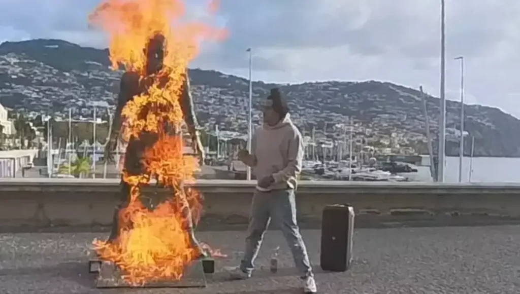 Estátua de Cristiano Ronaldo é incendiada em museu dedicado ao jogador na Ilha da Madeira